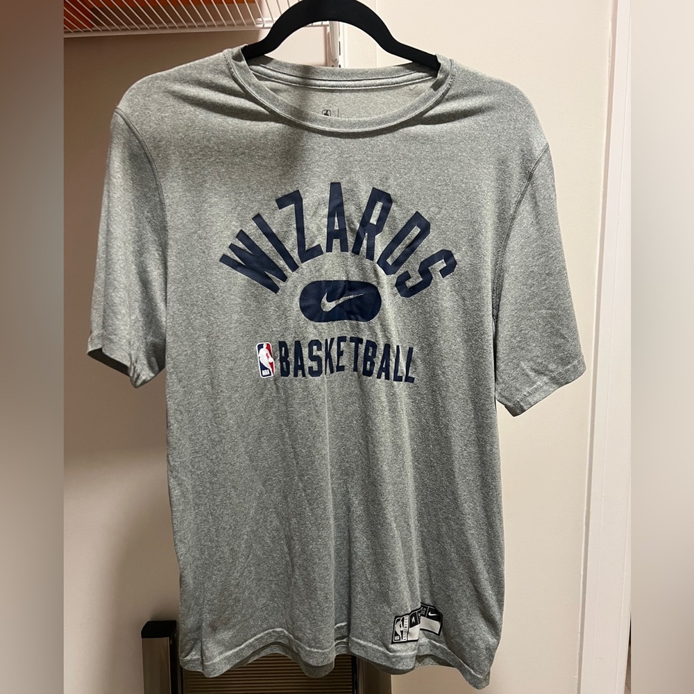 NIKE NBA WIZARDS basketball Gray T-Shirt with Nike Logo dri-fit sz M